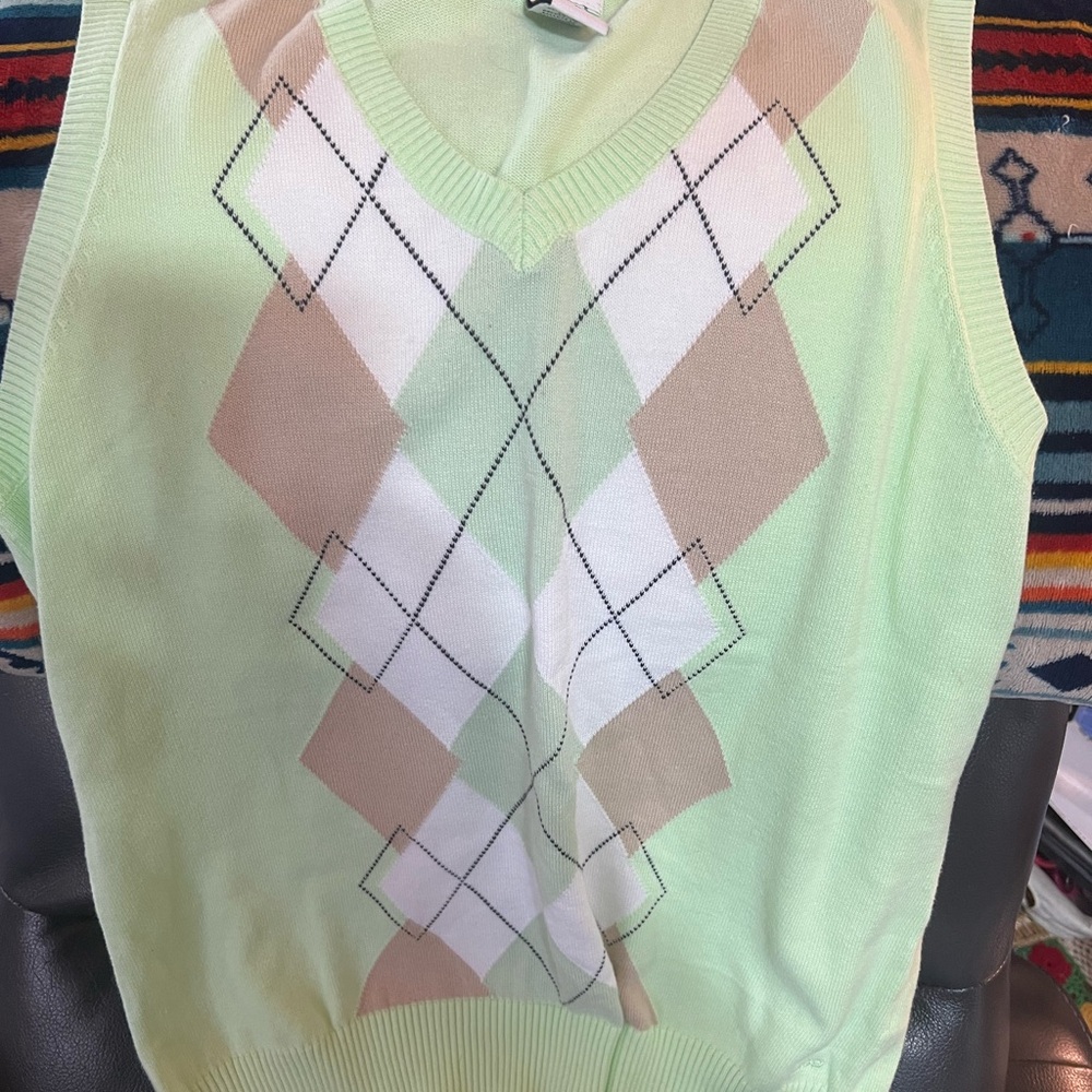 Women’s Mint Argyle V-Neck Sweater Vest Izod medium